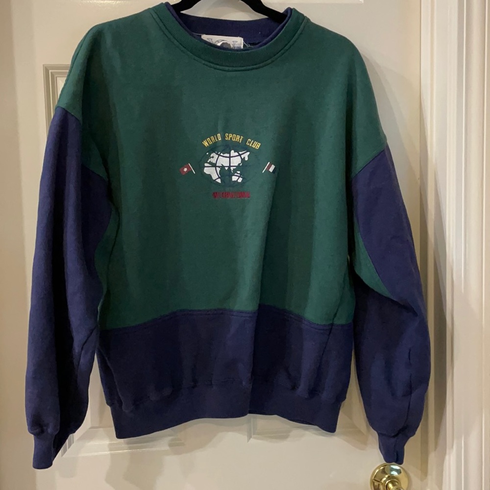 Vintage 90's World Sport Club Sweatshirt Medium